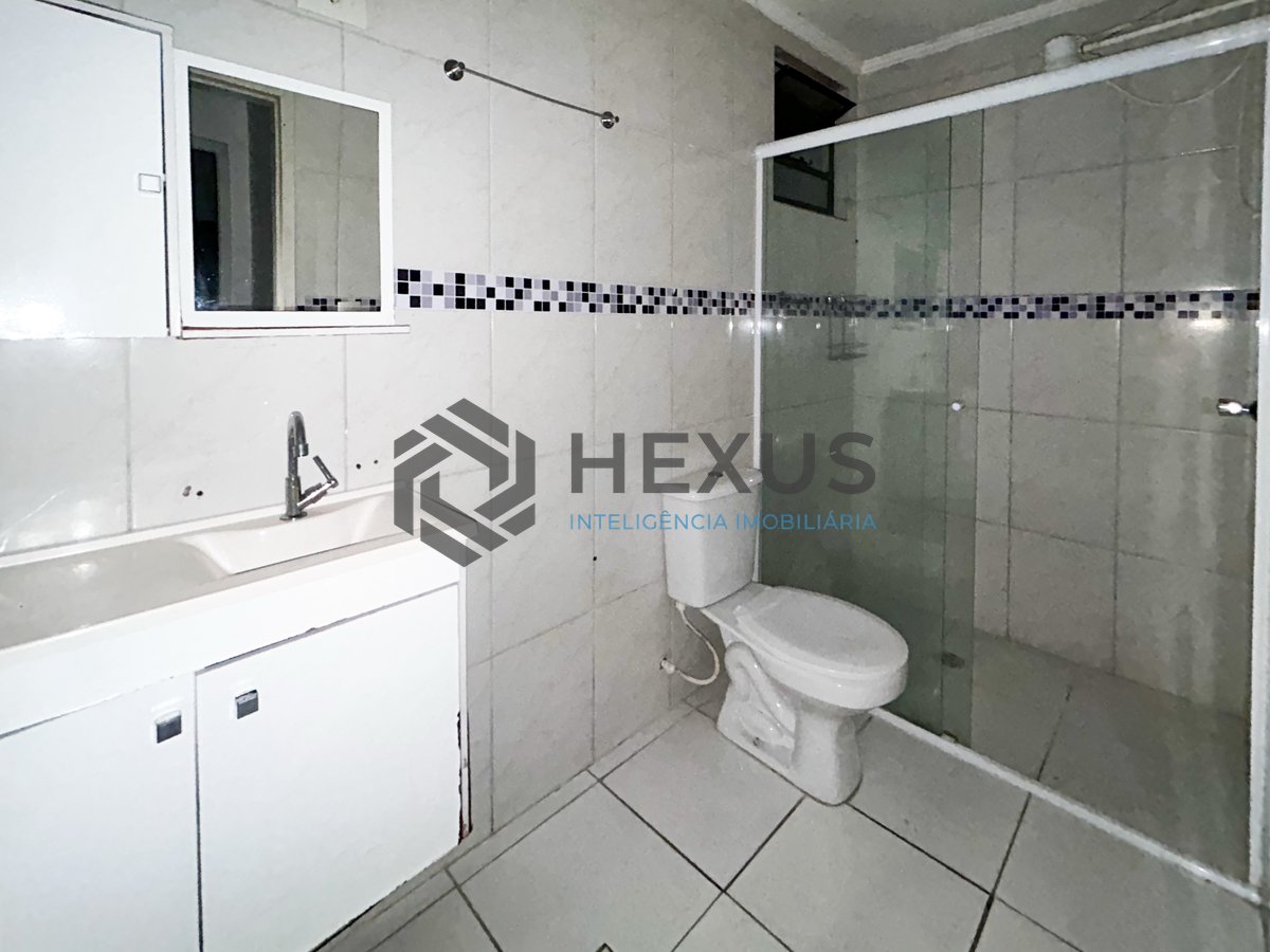Foto 7 de Apartamento com varanda e lazer a 600m da praia no Tombo, Guarujá