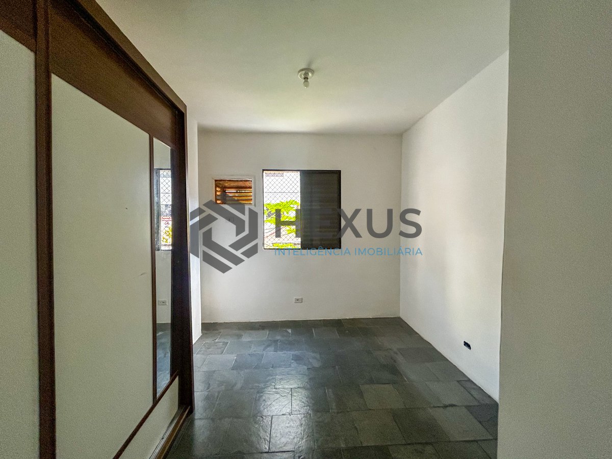 Foto 8 de Apartamento com varanda e lazer a 600m da praia no Tombo, Guarujá