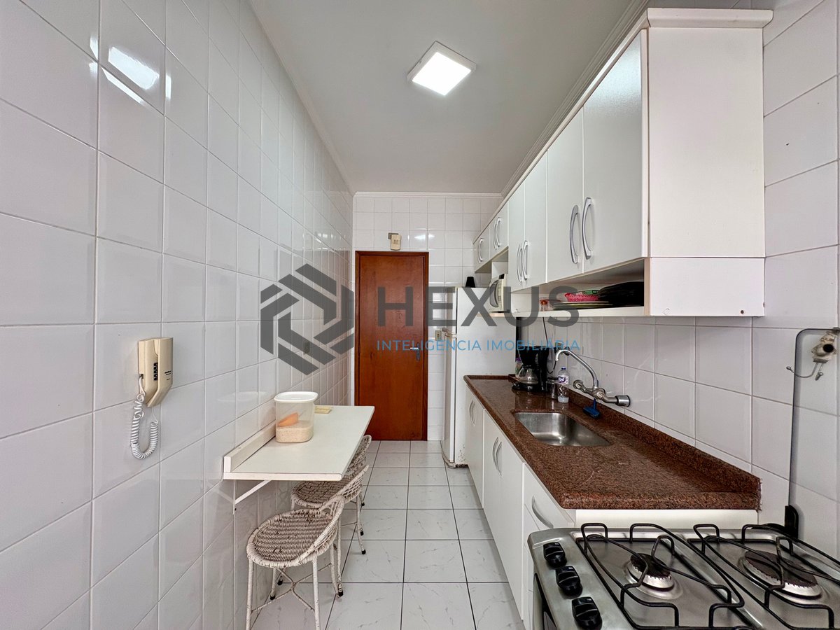 Foto 15 de Apartamento com varanda e lazer na Enseada, Guarujá