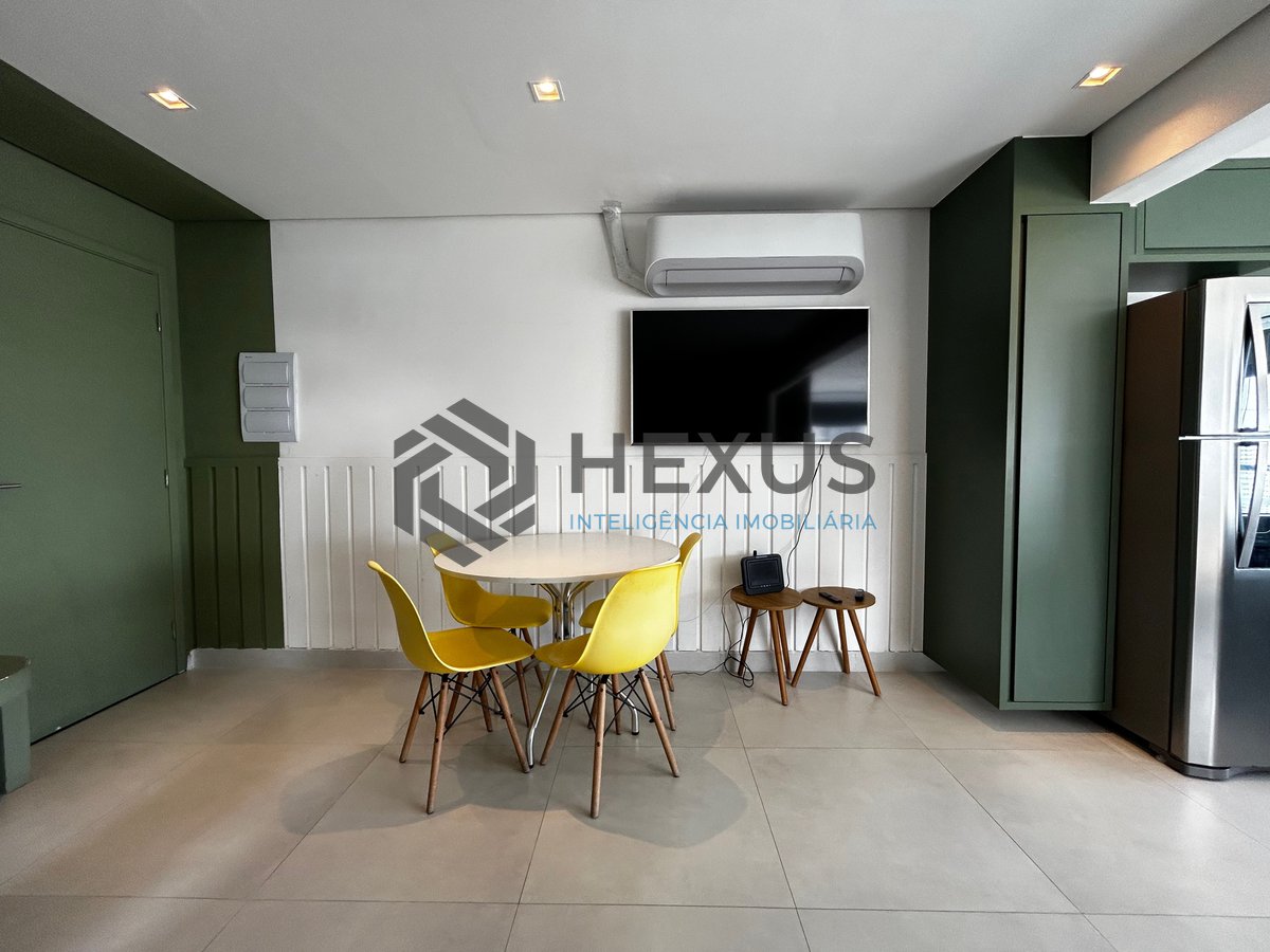 Foto 11 de Apartamento reformado com vista mar e lazer a 800m da Praia da Enseada, Guarujá