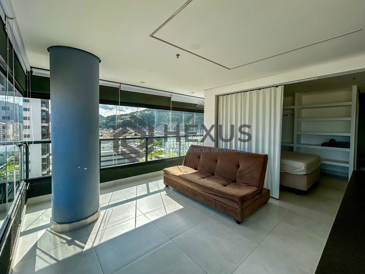Foto 6 de Apartamento reformado com vista mar e lazer a 800m da Praia da Enseada, Guarujá