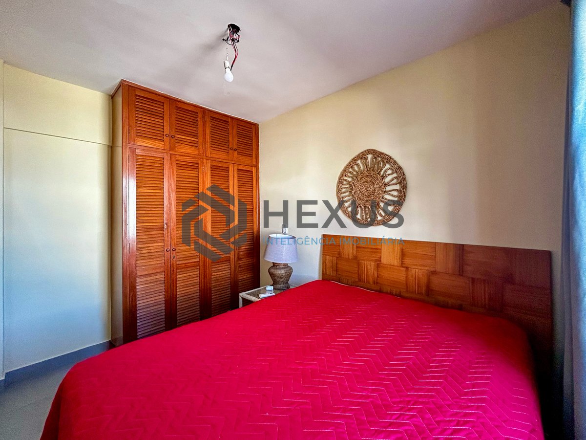 Foto 20 de Apartamento reformado com varanda e vista mar a 150m da praia na Enseada, Guarujá