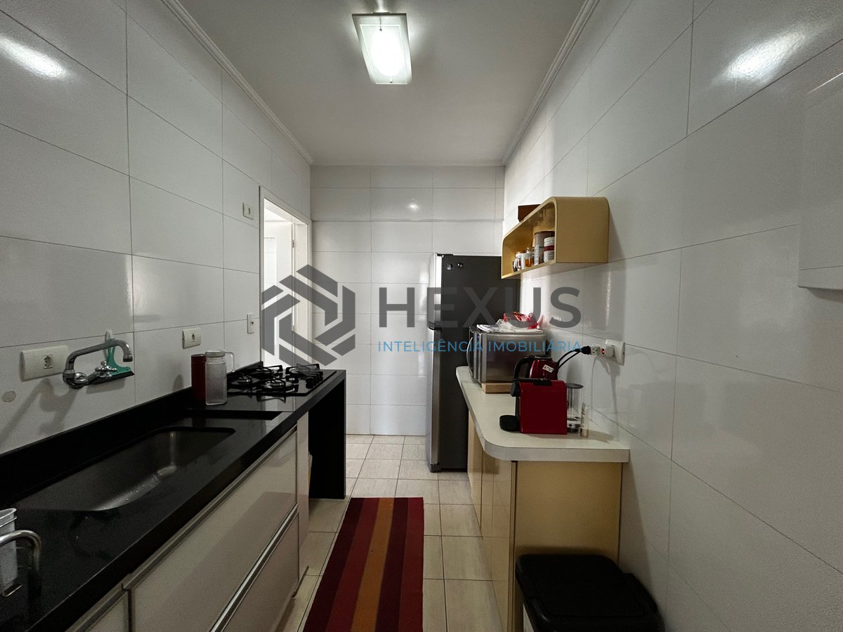 Foto 24 de Apartamento reformado com varanda e vista mar a 150m da praia na Enseada, Guarujá