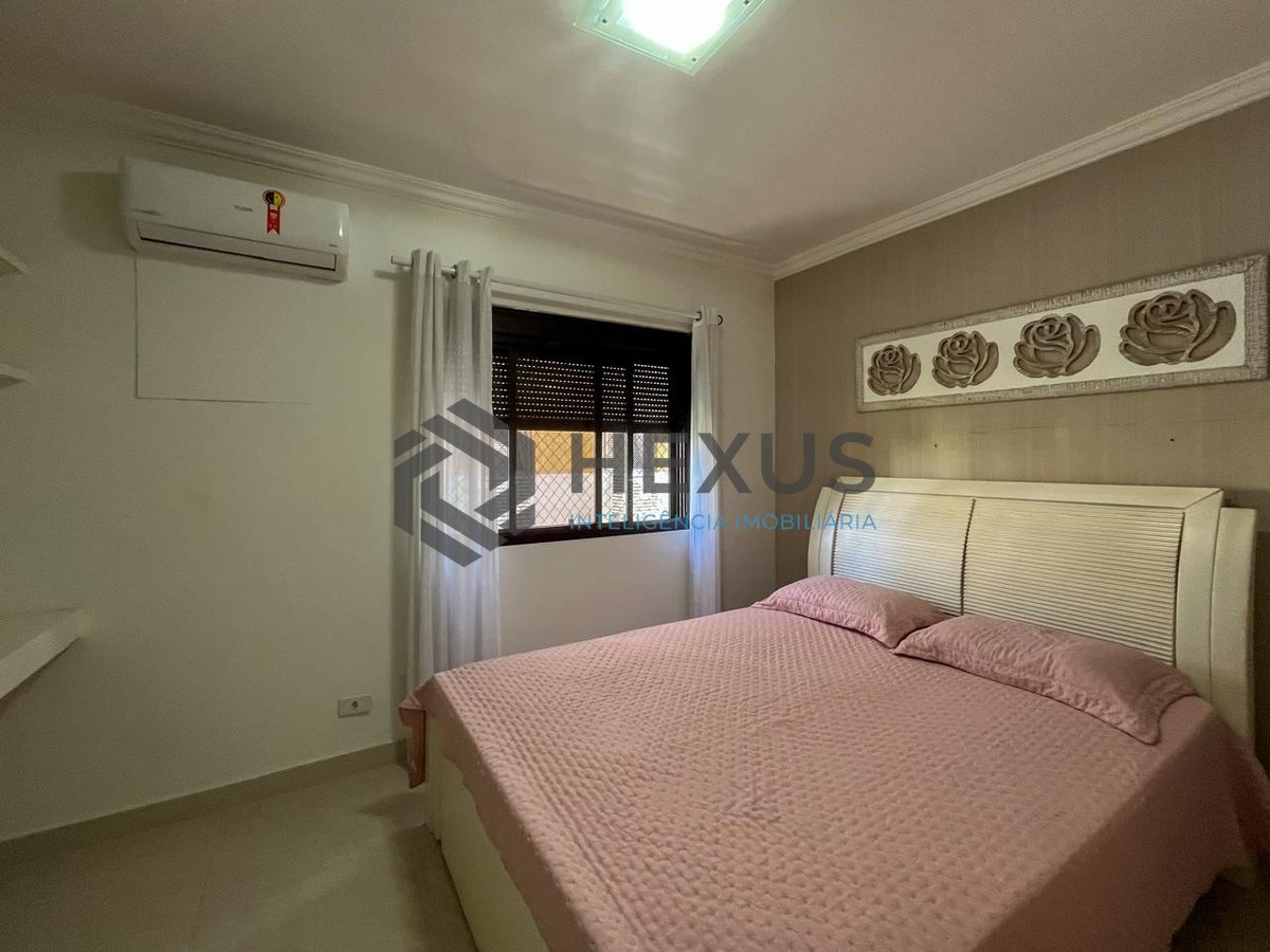 Foto 18 de Apartamento reformado com varanda vista mar e lazer na beira mar da região do Morro do Maluf da Praia das Pitangueiras, Guarujá