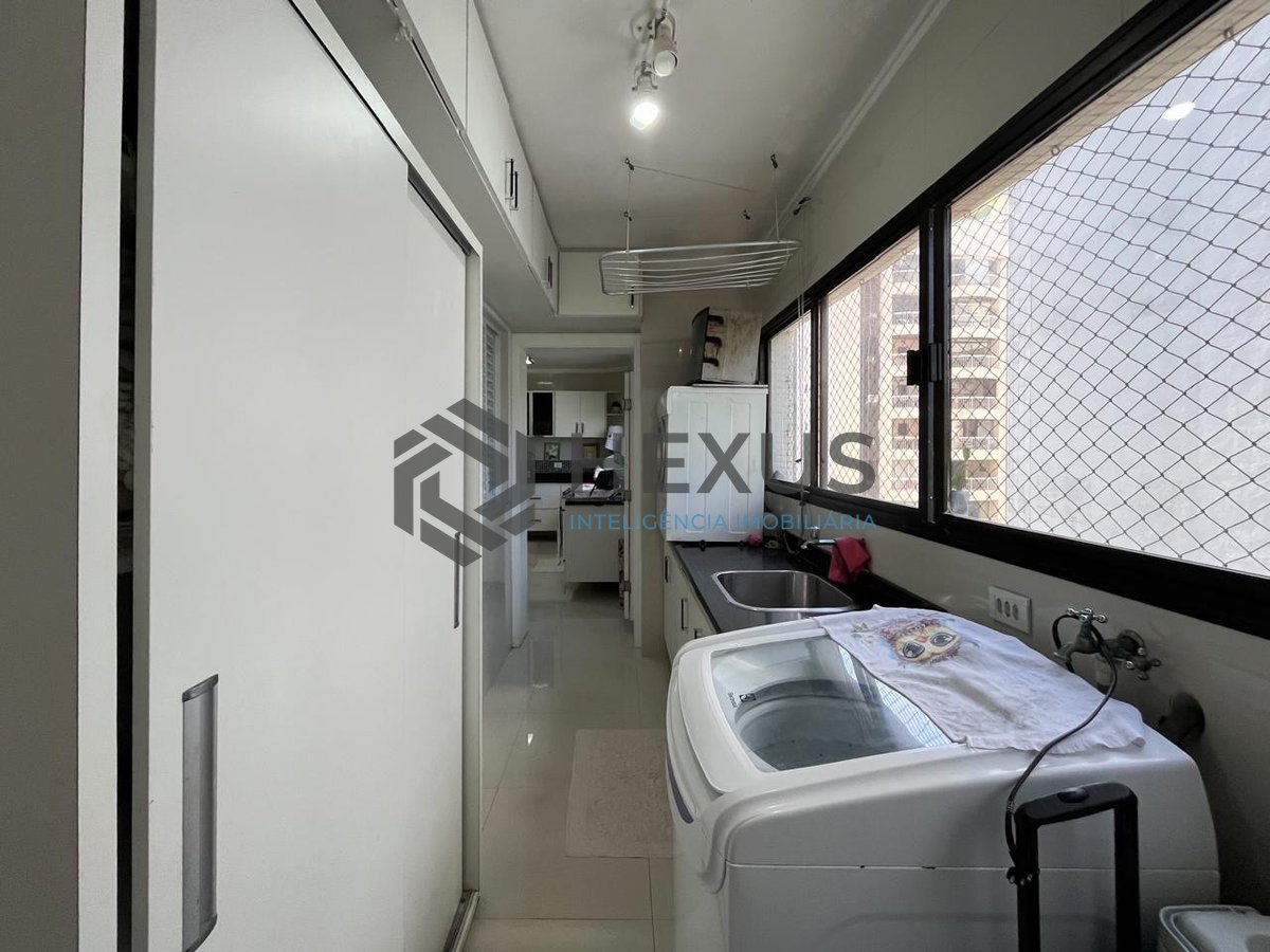 Foto 45 de Apartamento reformado com varanda vista mar e lazer na beira mar da região do Morro do Maluf da Praia das Pitangueiras, Guarujá