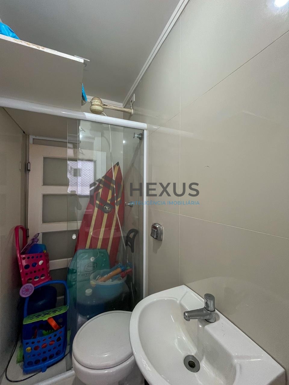 Foto 46 de Apartamento reformado com varanda vista mar e lazer na beira mar da região do Morro do Maluf da Praia das Pitangueiras, Guarujá