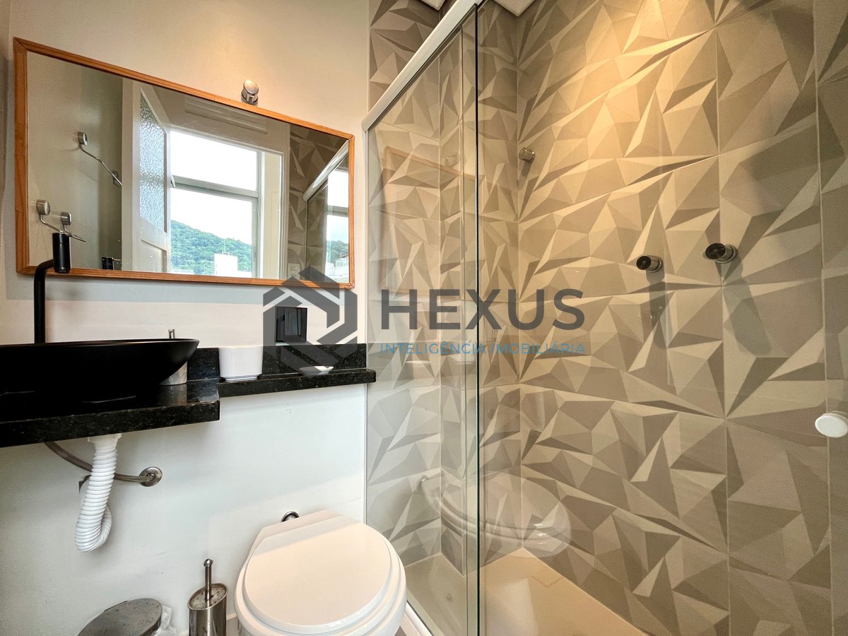 Foto 18 de Apartamento frente mar com varanda vista mar e lazer nas Pitangueiras, Guarujá