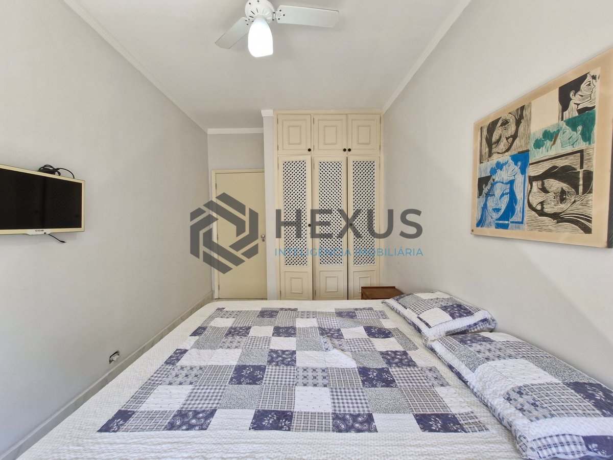 Foto 16 de Apartamento reformado com varanda a 1 quadra da Praia das Pitangueiras, Guarujá