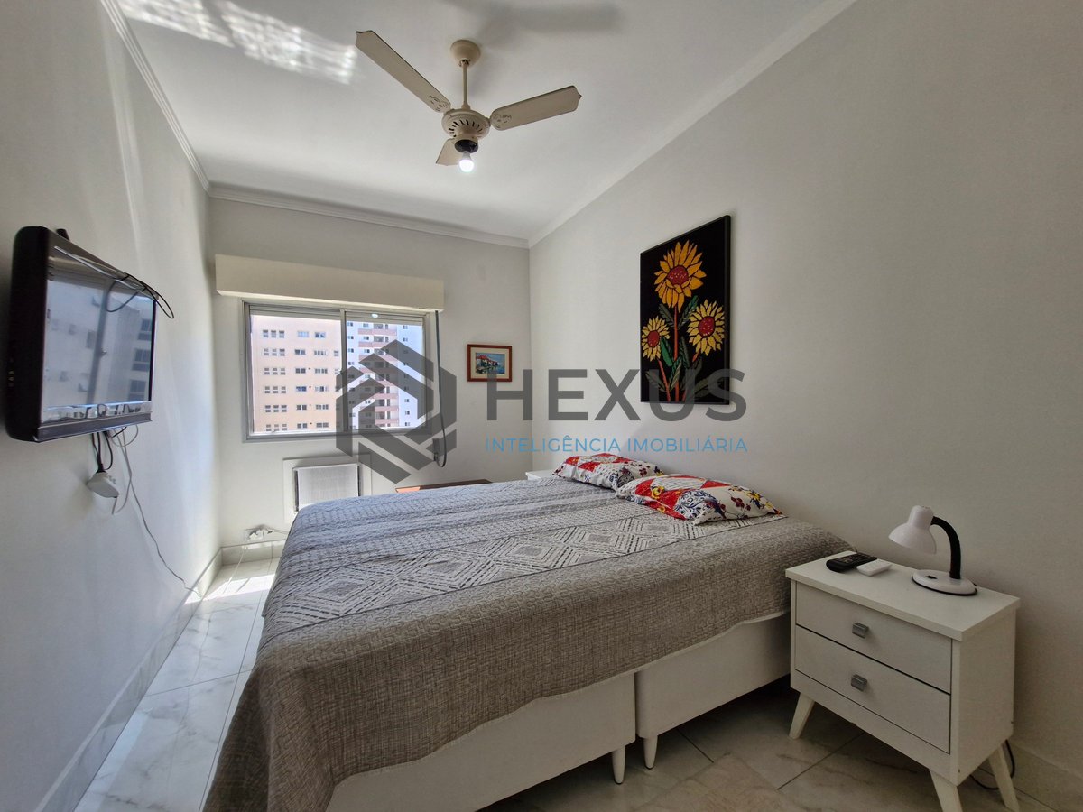 Foto 19 de Apartamento reformado com varanda a 1 quadra da Praia das Pitangueiras, Guarujá