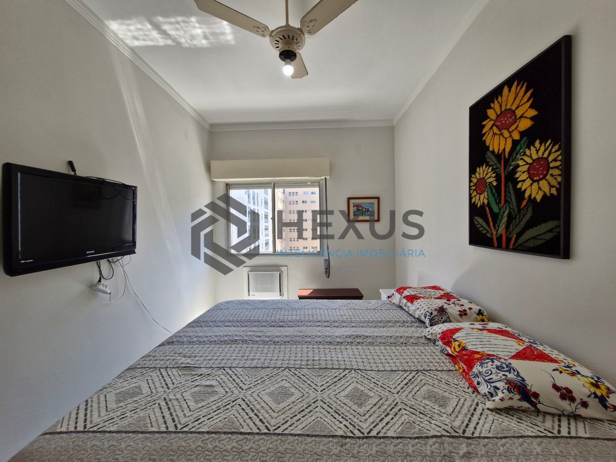 Foto 20 de Apartamento reformado com varanda a 1 quadra da Praia das Pitangueiras, Guarujá