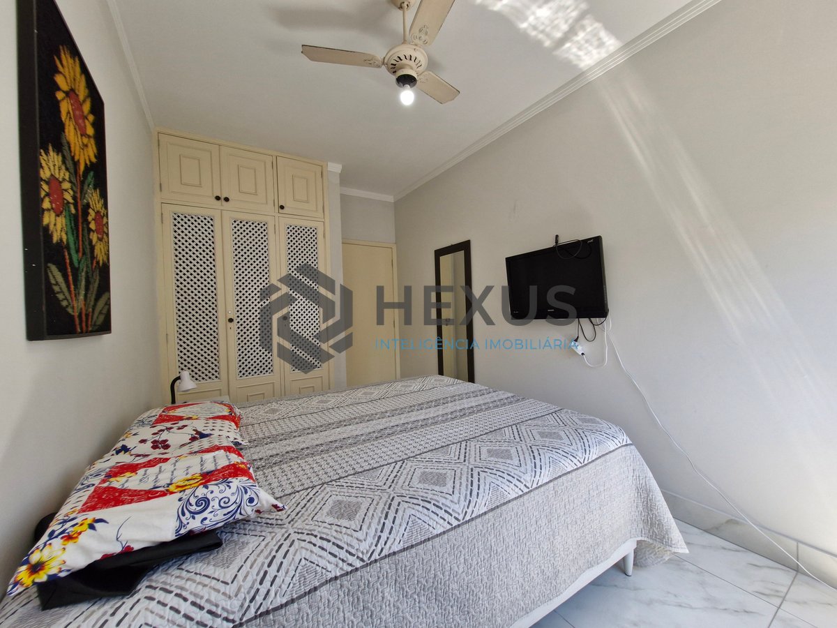 Foto 23 de Apartamento reformado com varanda a 1 quadra da Praia das Pitangueiras, Guarujá