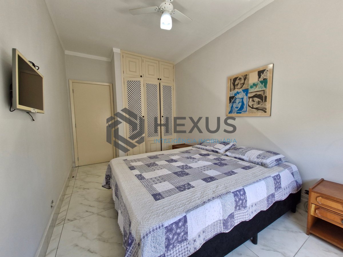 Foto 24 de Apartamento reformado com varanda a 1 quadra da Praia das Pitangueiras, Guarujá