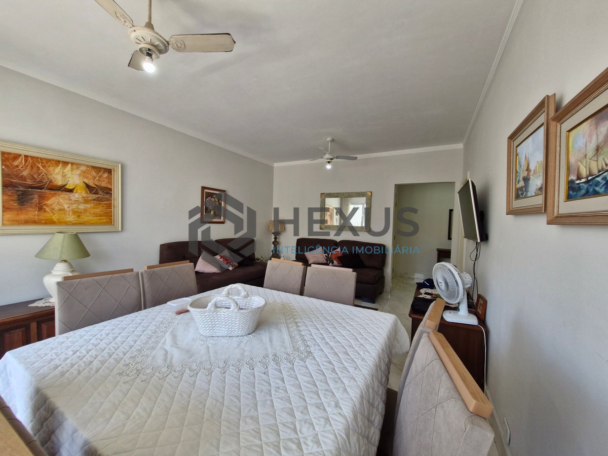 Foto 5 de Apartamento reformado com varanda a 1 quadra da Praia das Pitangueiras, Guarujá
