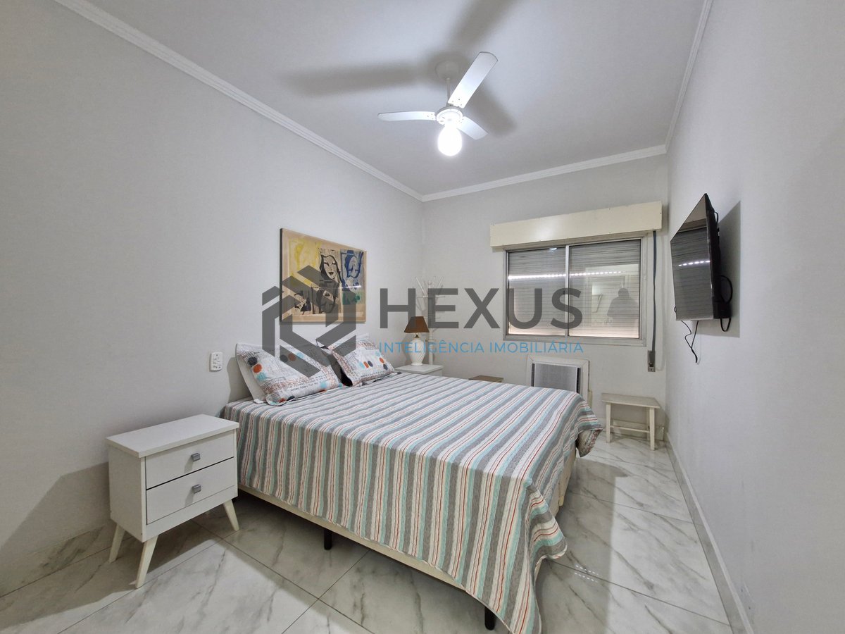 Foto 10 de Apartamento reformado com varanda a 1 quadra da Praia das Pitangueiras, Guarujá