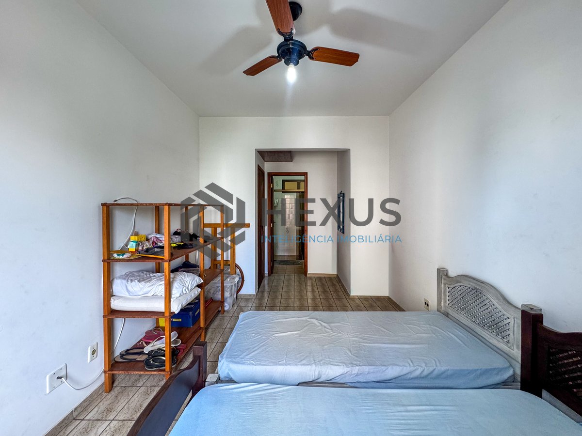 Foto 14 de Apartamento com varanda a 1 quadra da Praia do Tombo, Guarujá