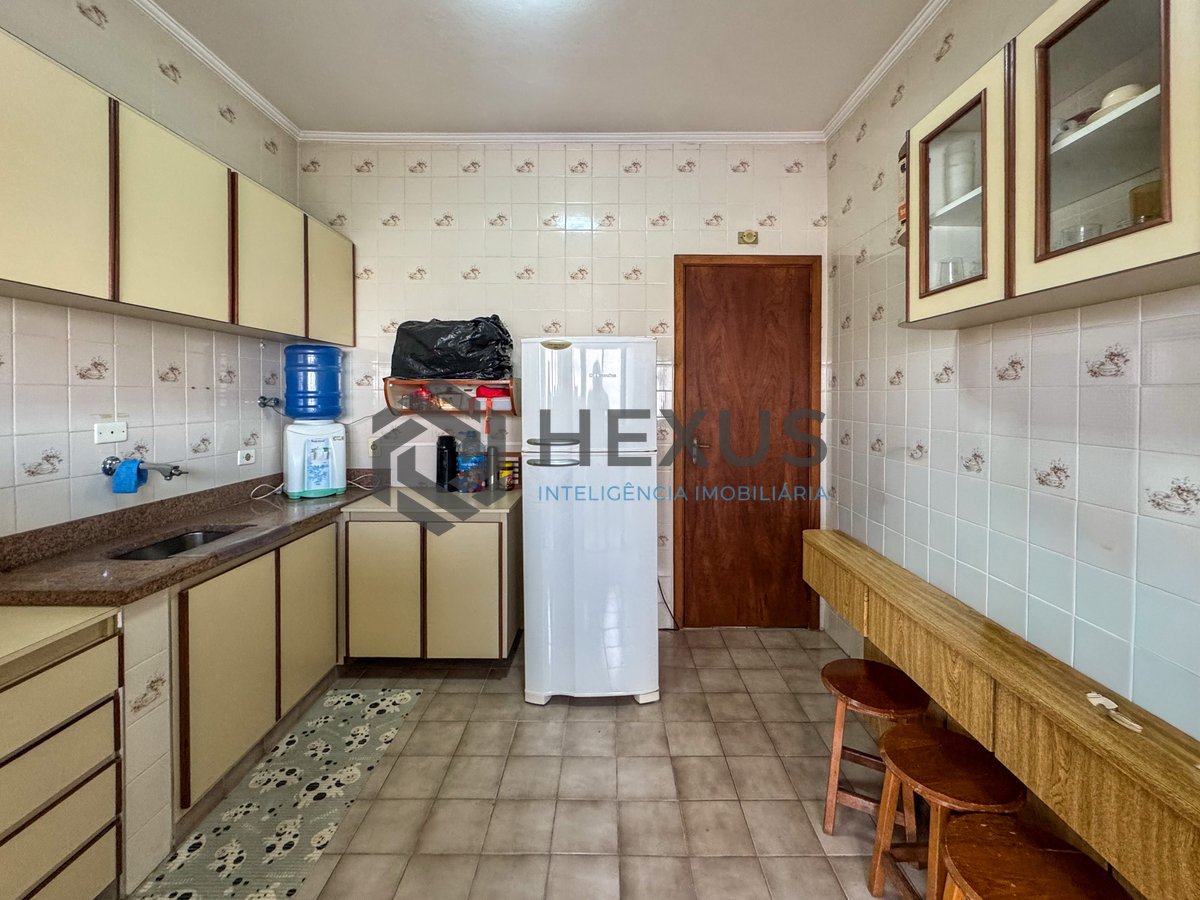Foto 20 de Apartamento com varanda a 1 quadra da Praia do Tombo, Guarujá