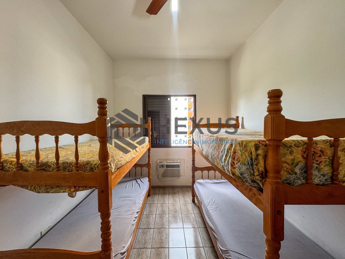 Foto 10 de Apartamento com varanda a 1 quadra da Praia do Tombo, Guarujá