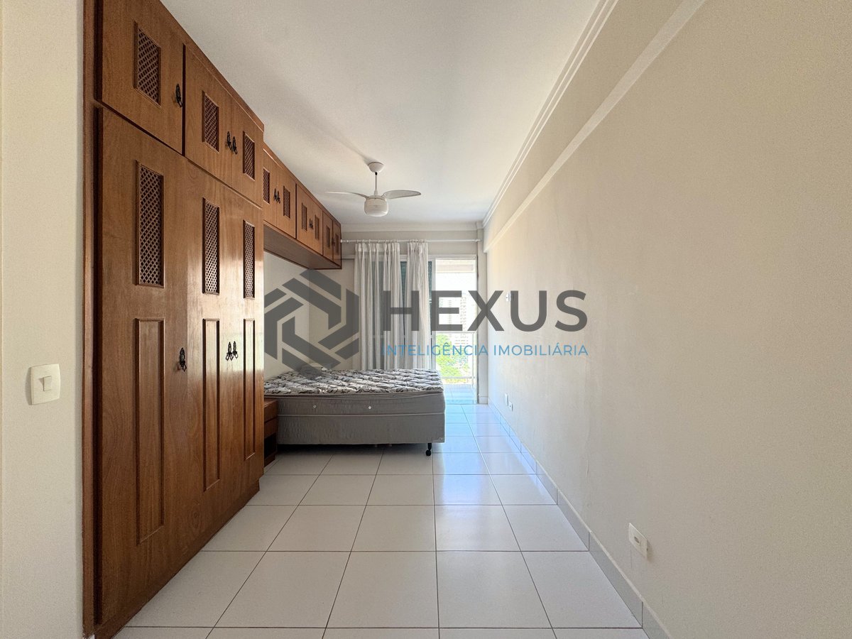 Foto 13 de Apartamento com varanda e lazer na Praia das Pitangueiras, Guarujá