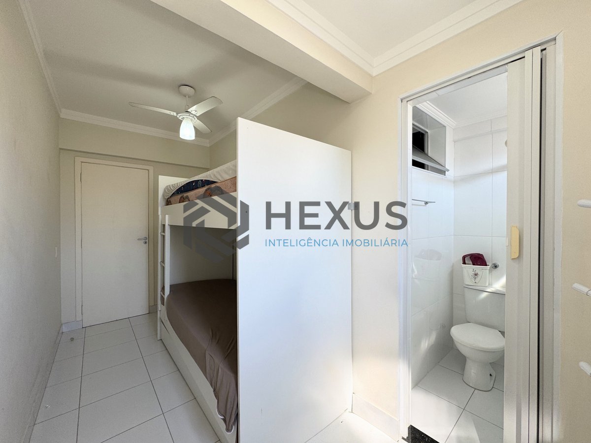 Foto 18 de Apartamento com varanda e lazer na Praia das Pitangueiras, Guarujá