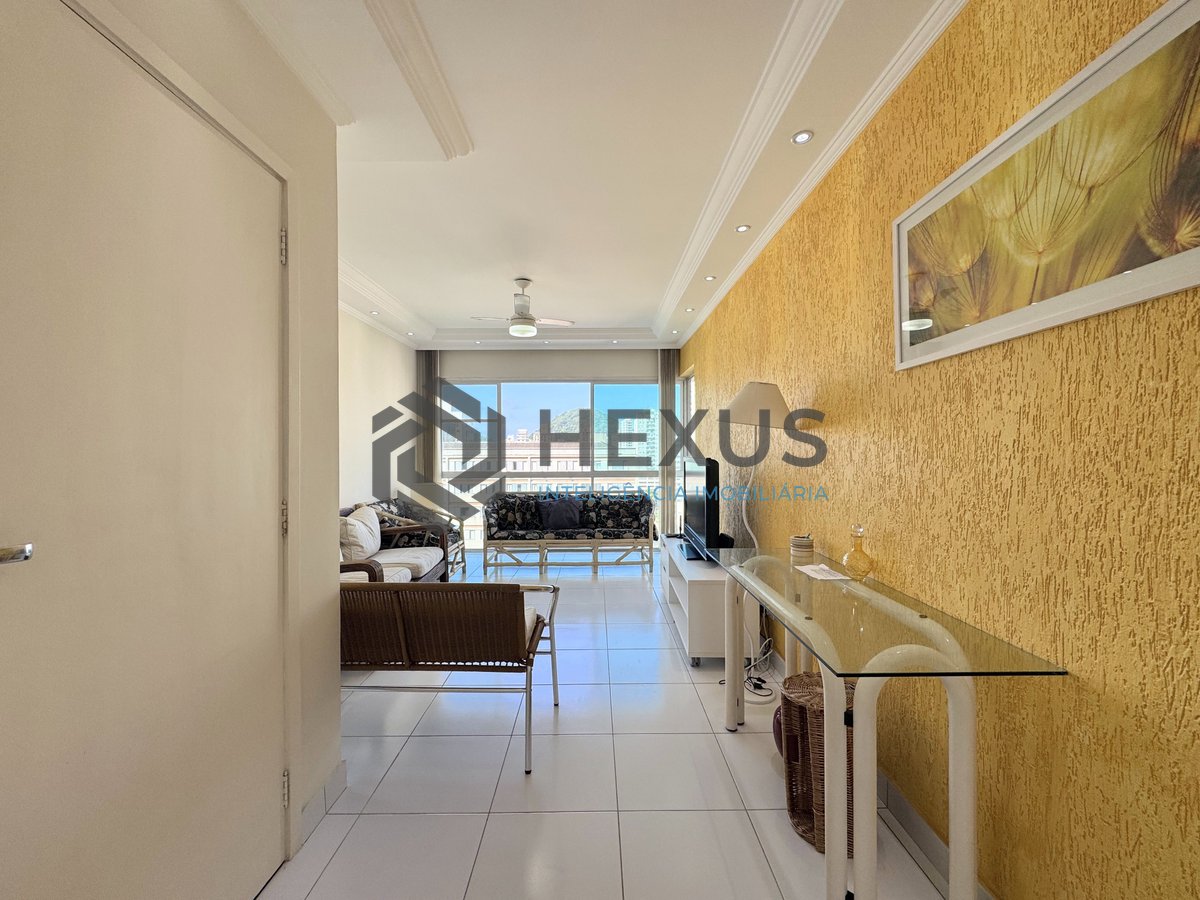 Foto 6 de Apartamento com varanda e lazer na Praia das Pitangueiras, Guarujá