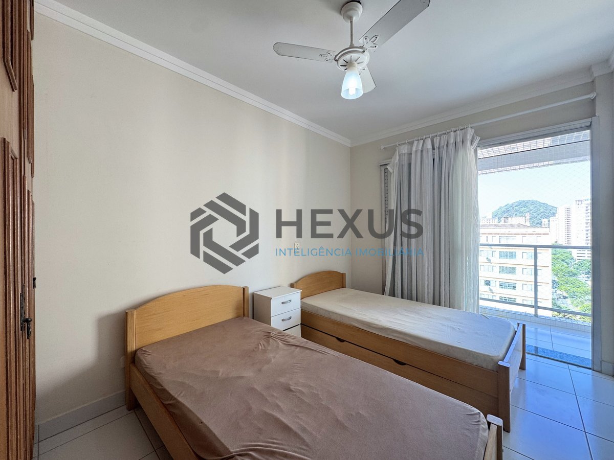 Foto 10 de Apartamento com varanda e lazer na Praia das Pitangueiras, Guarujá
