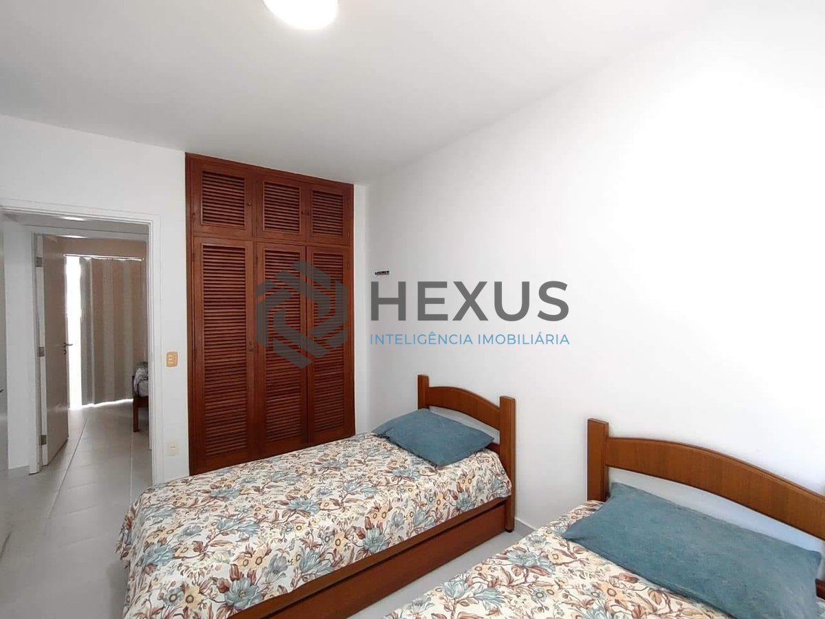 Foto 14 de Apartamento com varanda e lazer na Praia da Enseada, Guarujá