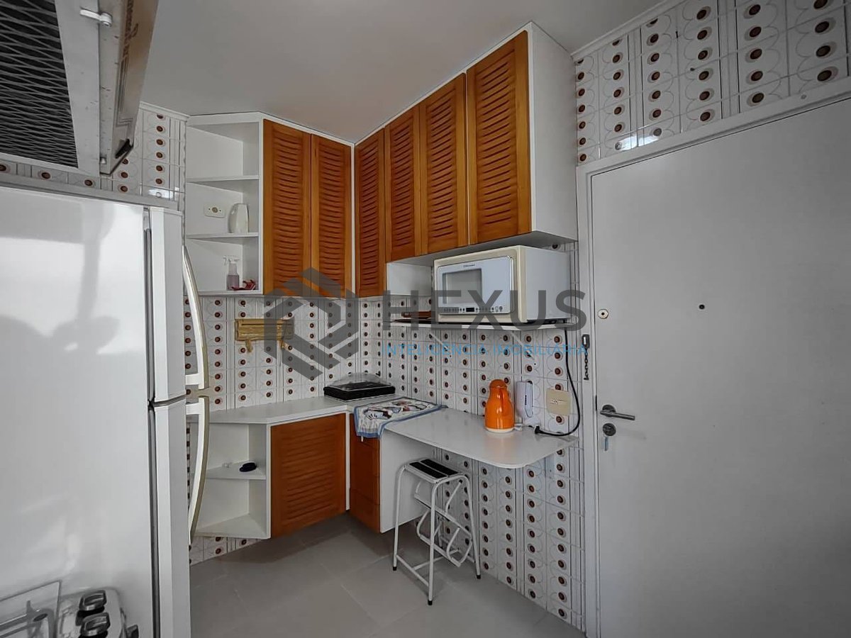 Foto 20 de Apartamento com varanda e lazer na Praia da Enseada, Guarujá