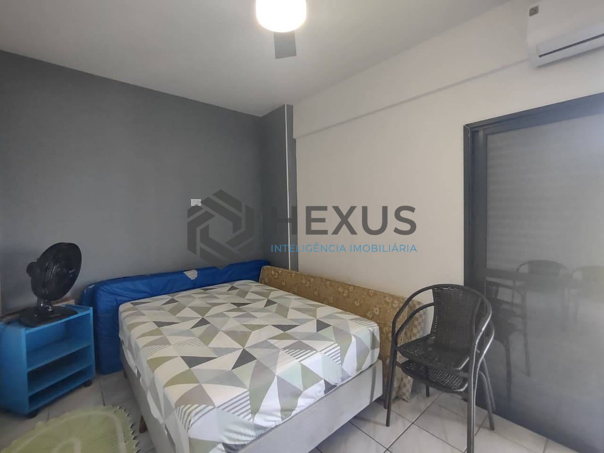Foto 12 de Apartamento com varanda e lazer na Praia da Enseada, Guarujá
