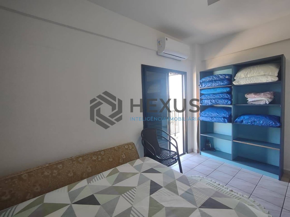 Foto 13 de Apartamento com varanda e lazer na Praia da Enseada, Guarujá