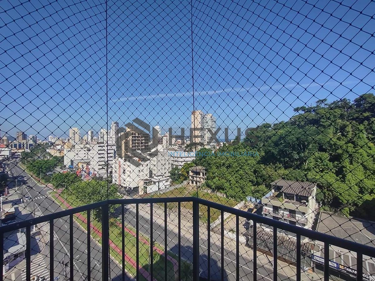 Foto 14 de Apartamento com varanda e lazer na Praia da Enseada, Guarujá