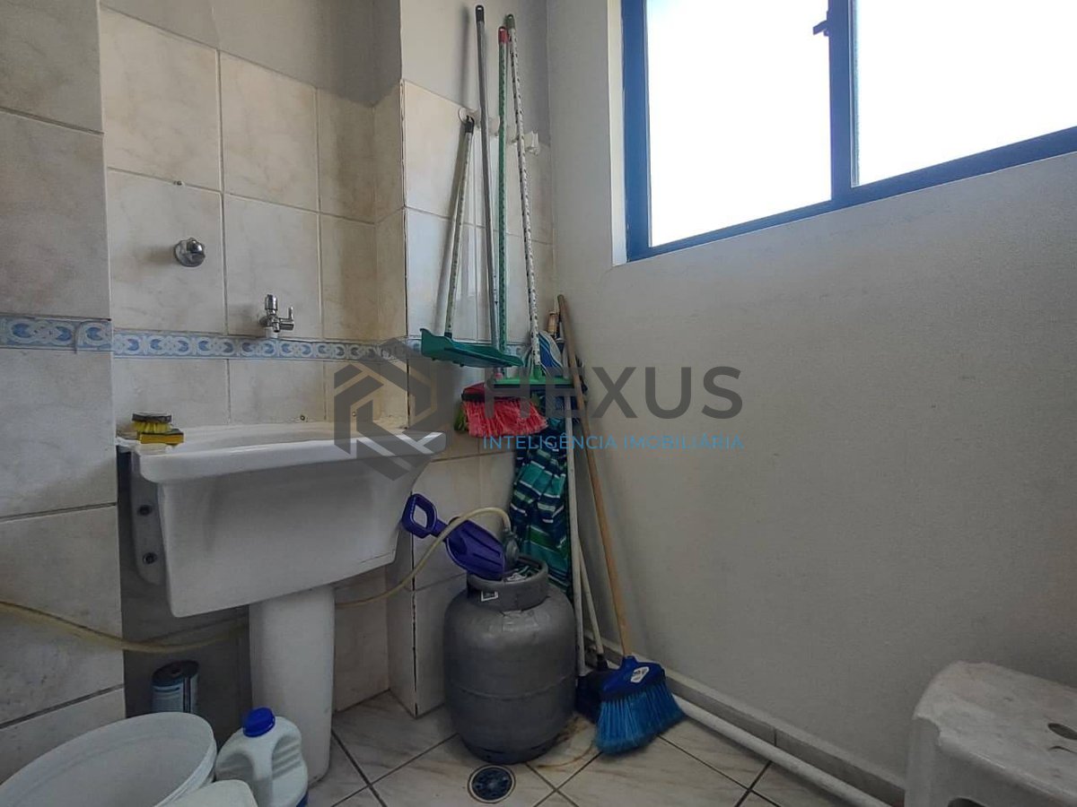 Foto 18 de Apartamento com varanda e lazer na Praia da Enseada, Guarujá