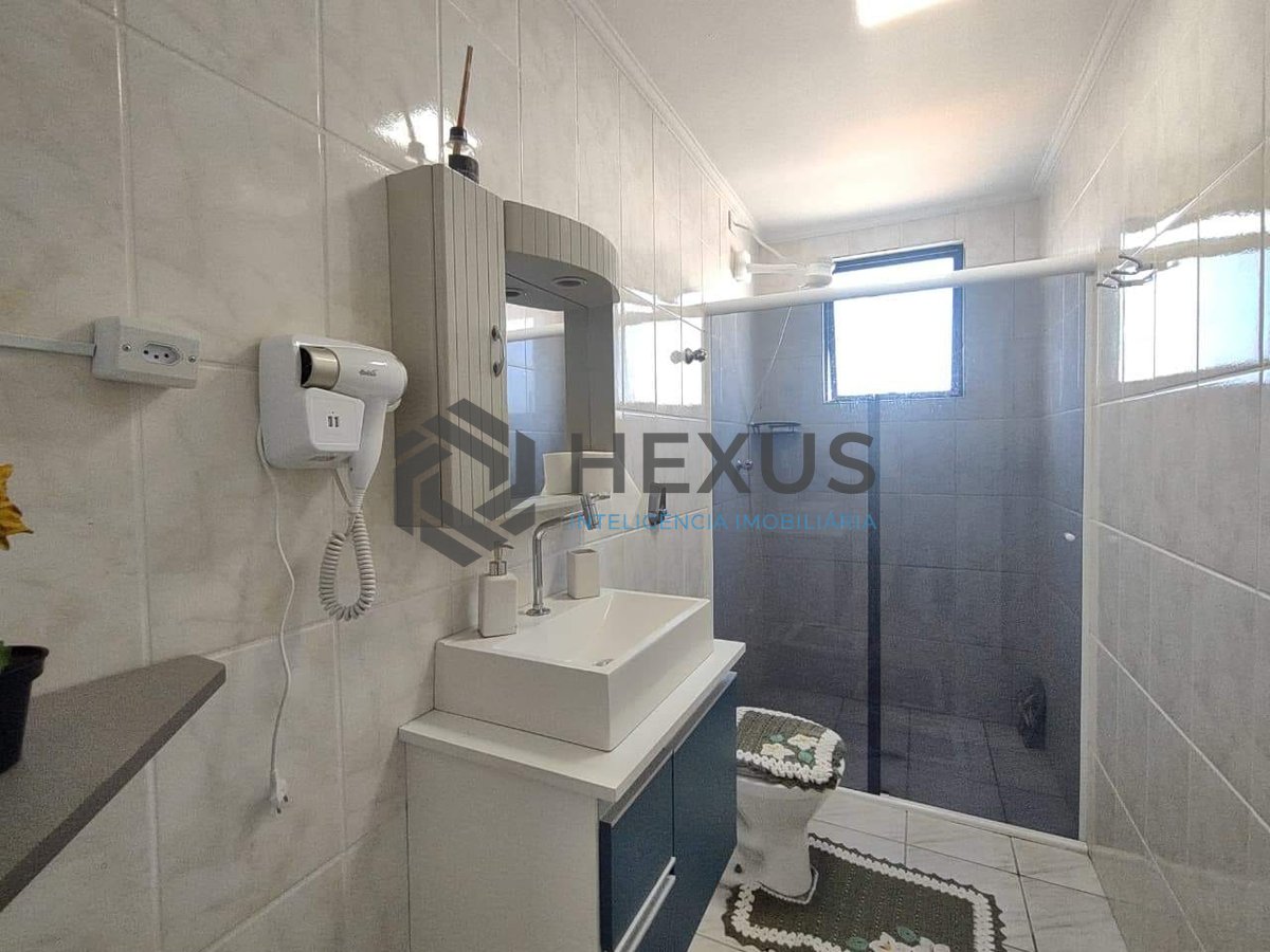 Foto 9 de Apartamento com varanda e lazer na Praia da Enseada, Guarujá