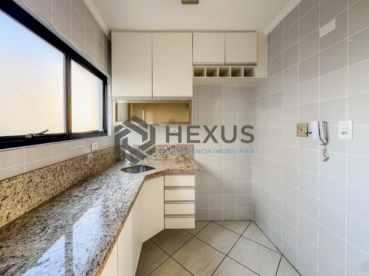 Foto 19 de Apartamento com varanda vista mar a 100m da praia no Jardim Astúrias, Guarujá