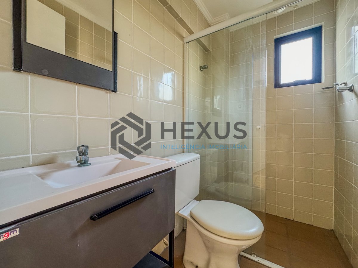 Foto 7 de Apartamento com varanda vista mar a 100m da praia no Jardim Astúrias, Guarujá