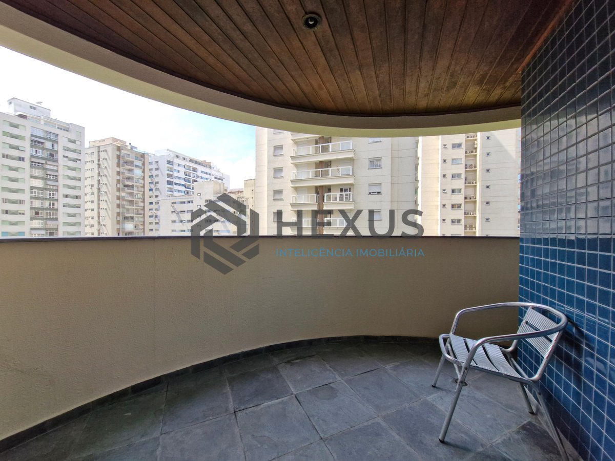 Foto 5 de Apartamento com varanda vista mar e lazer a 1 quadra do mar nas Pitangueiras, Guarujá