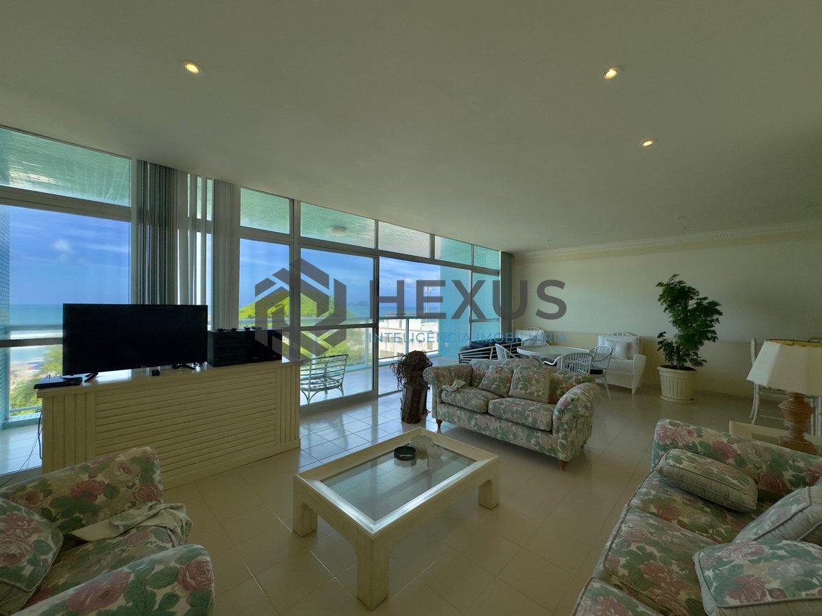 Foto 3 de Apartamento frente mar com varanda na Praia das Pitangueiras, Guarujá