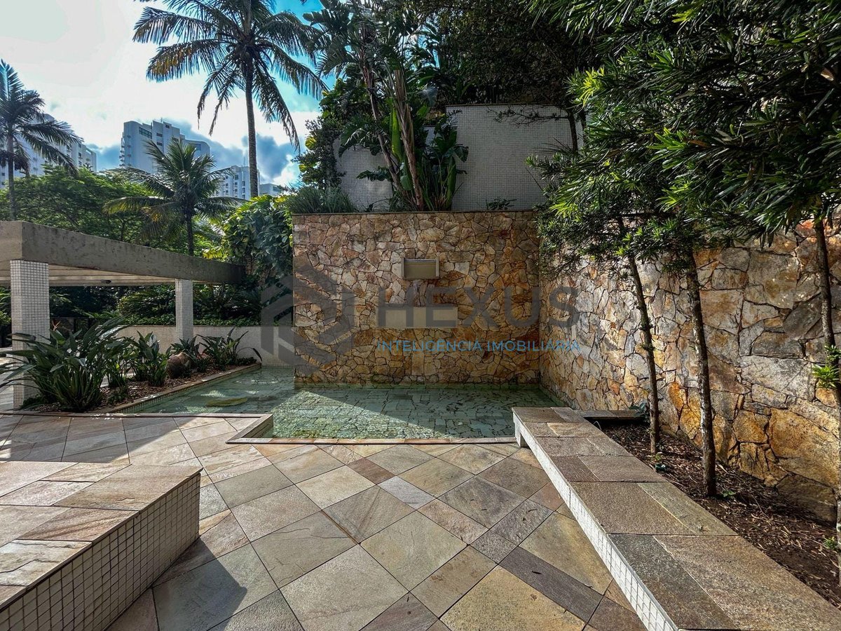 Foto 30 de Apartamento com varanda e lazer na beira mar da Praia da Enseada, Guarujá