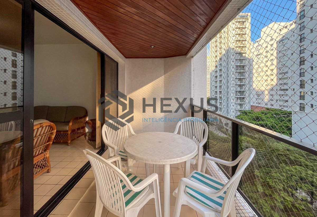 Foto 2 de Apartamento com varanda na região da Barra Funda da Praia das Pitangueiras, Guarujá