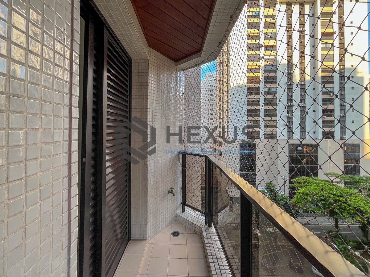 Foto 18 de Apartamento com varanda na região da Barra Funda da Praia das Pitangueiras, Guarujá