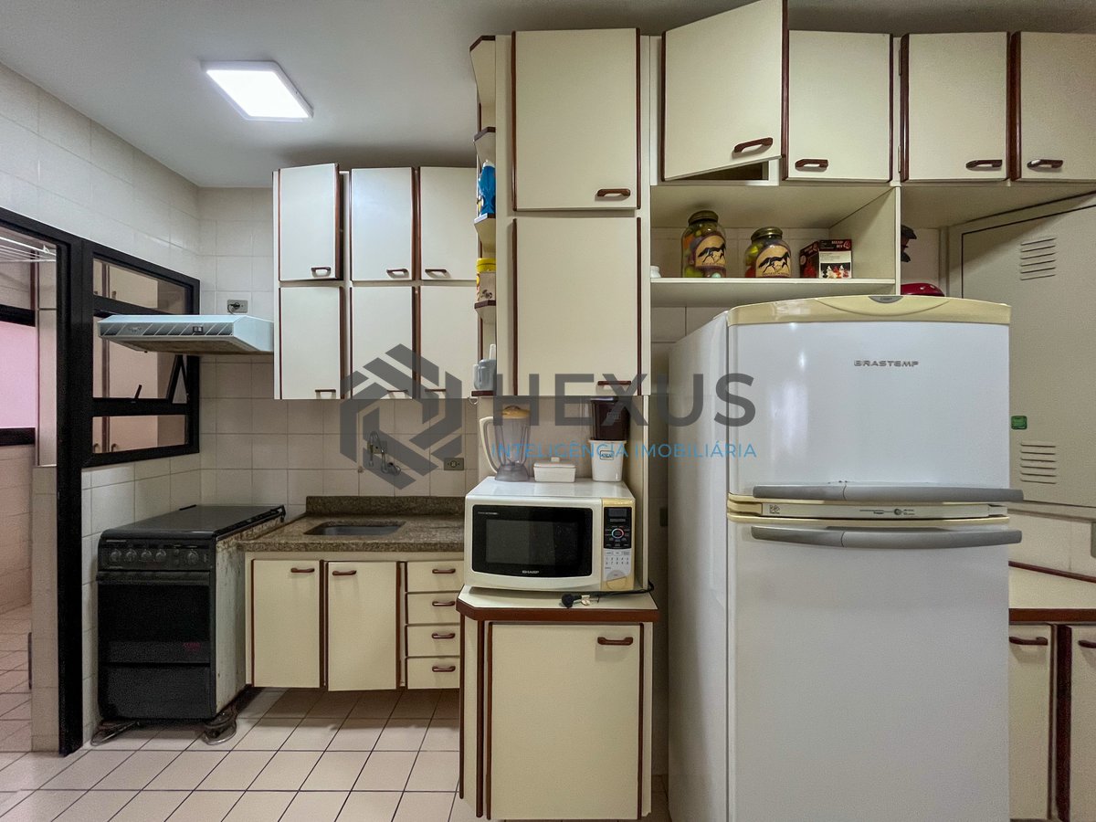 Foto 28 de Apartamento com varanda na região da Barra Funda da Praia das Pitangueiras, Guarujá