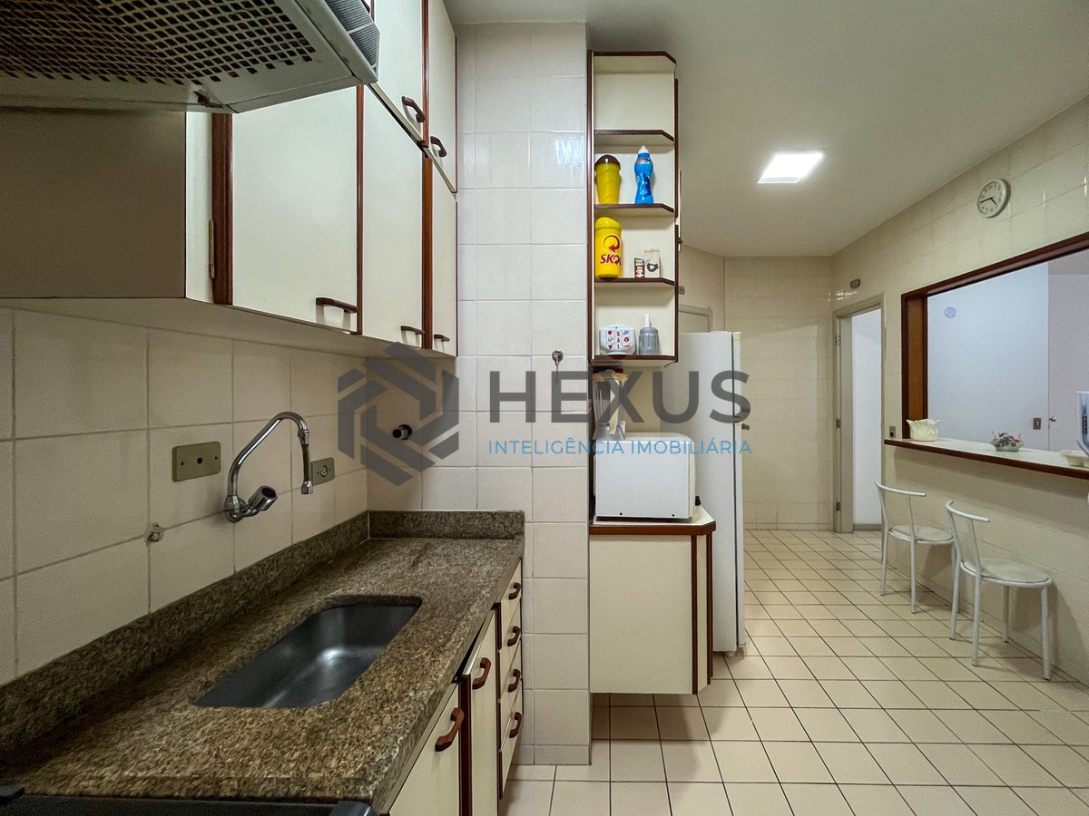 Foto 29 de Apartamento com varanda na região da Barra Funda da Praia das Pitangueiras, Guarujá