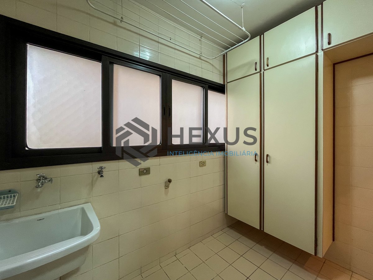 Foto 30 de Apartamento com varanda na região da Barra Funda da Praia das Pitangueiras, Guarujá