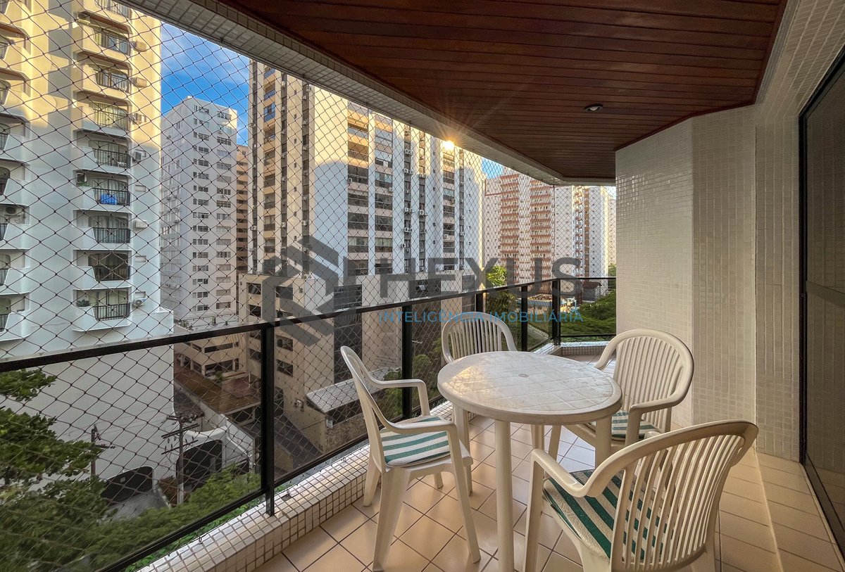 Foto 9 de Apartamento com varanda na região da Barra Funda da Praia das Pitangueiras, Guarujá