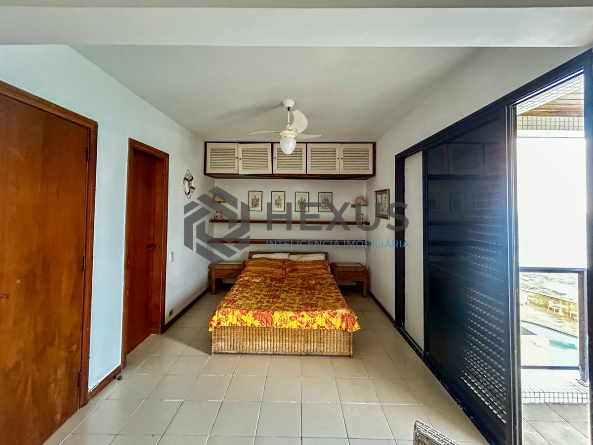 Foto 17 de Apartamento frente mar com varanda vista mar e lazer nos Tortugas na Praia da Enseada, Guarujá