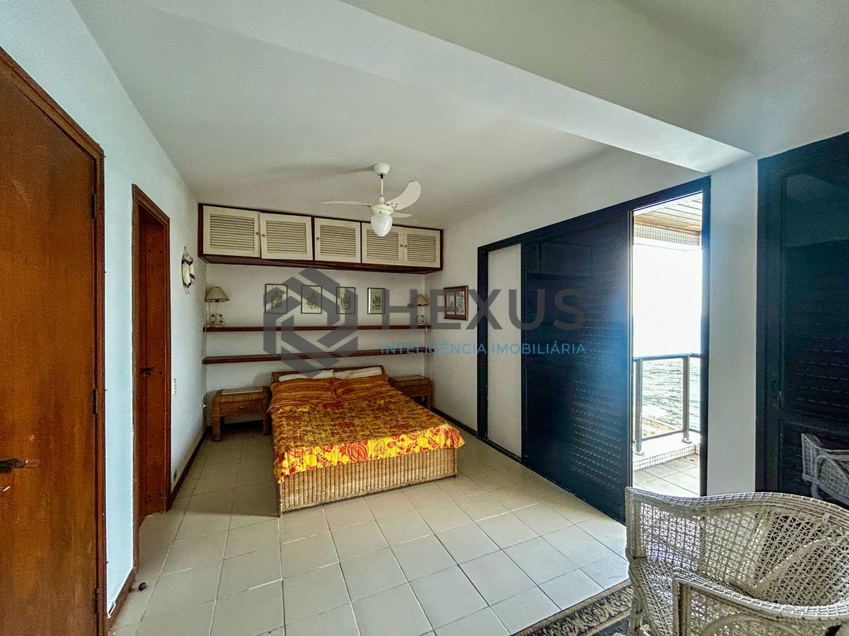 Foto 18 de Apartamento frente mar com varanda vista mar e lazer nos Tortugas na Praia da Enseada, Guarujá