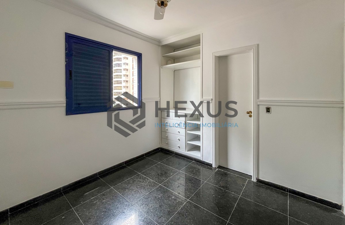 Foto 17 de Apartamento com varanda gourmet a 3 quadras do mar nas Pitangueiras, Guarujá