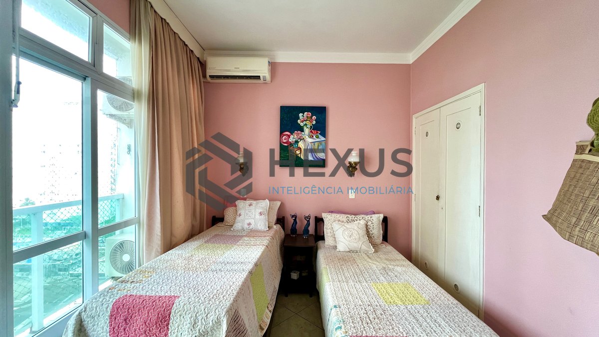 Foto 9 de Apartamento com varanda vista mar a 1 quadra da praia nas Pitangueiras, Guarujá