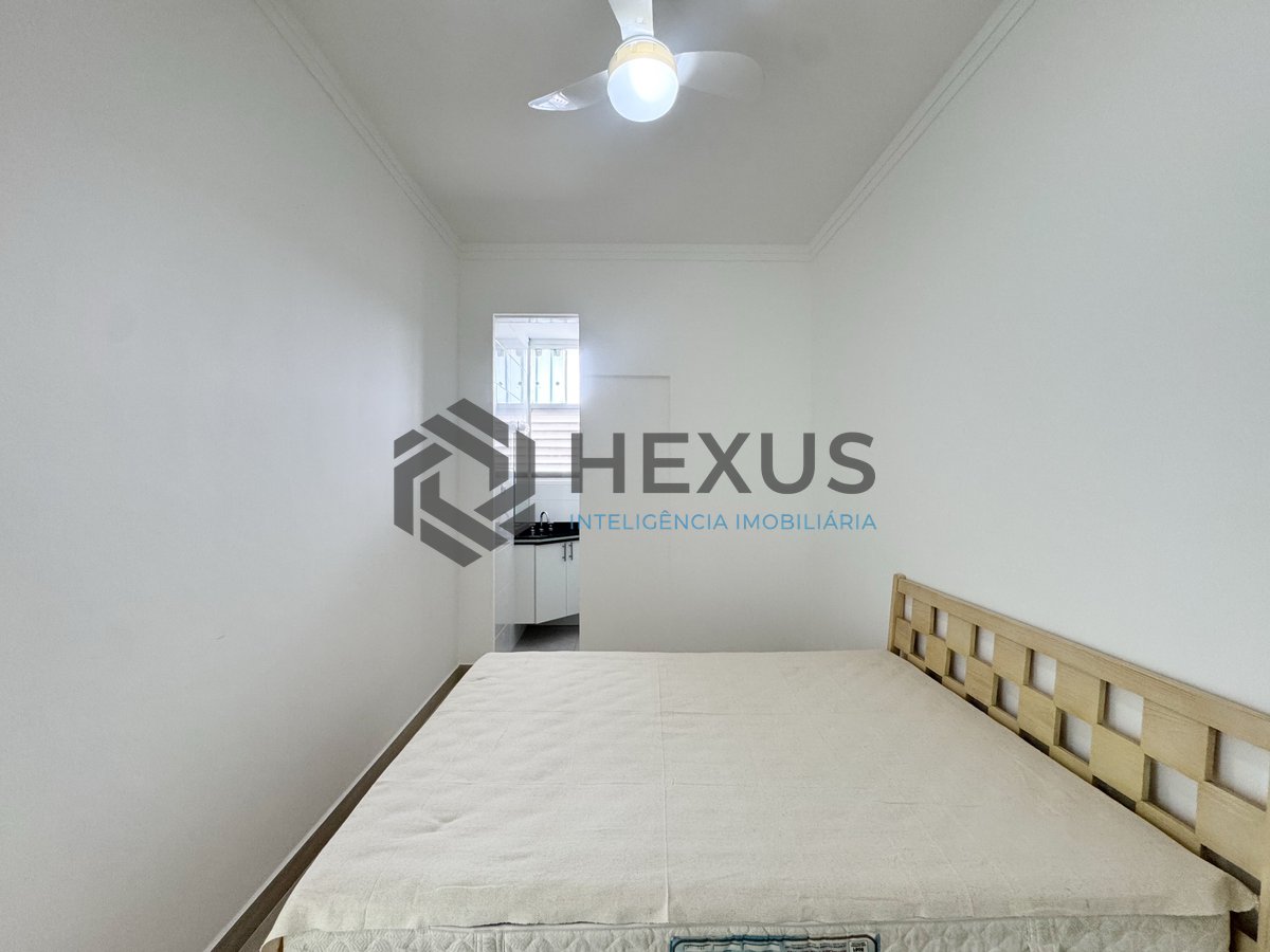 Foto 11 de Apartamento com varanda vista mar a 1 quadra da praia nas Pitangueiras, Guarujá