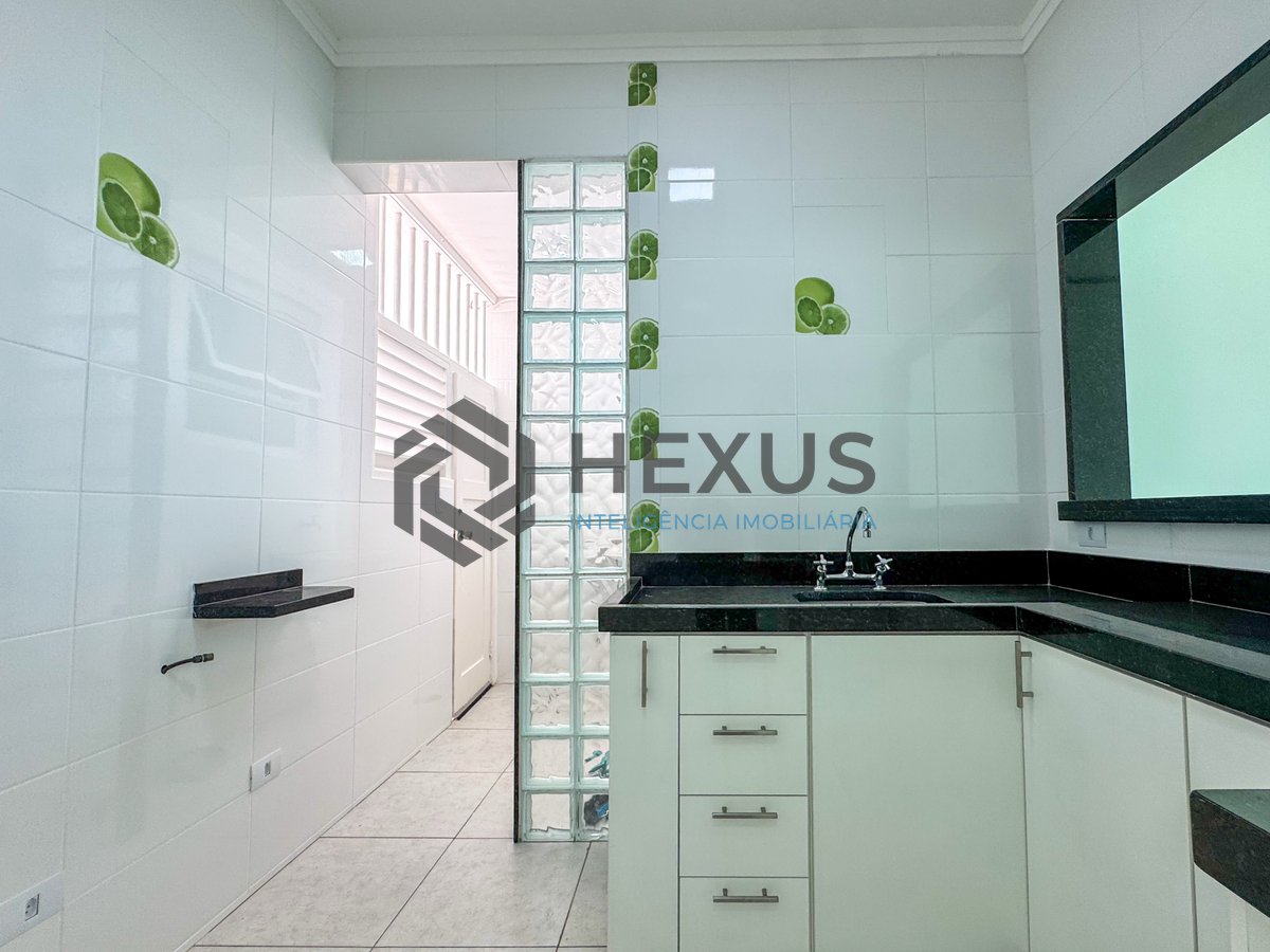 Foto 16 de Apartamento com varanda vista mar a 1 quadra da praia nas Pitangueiras, Guarujá