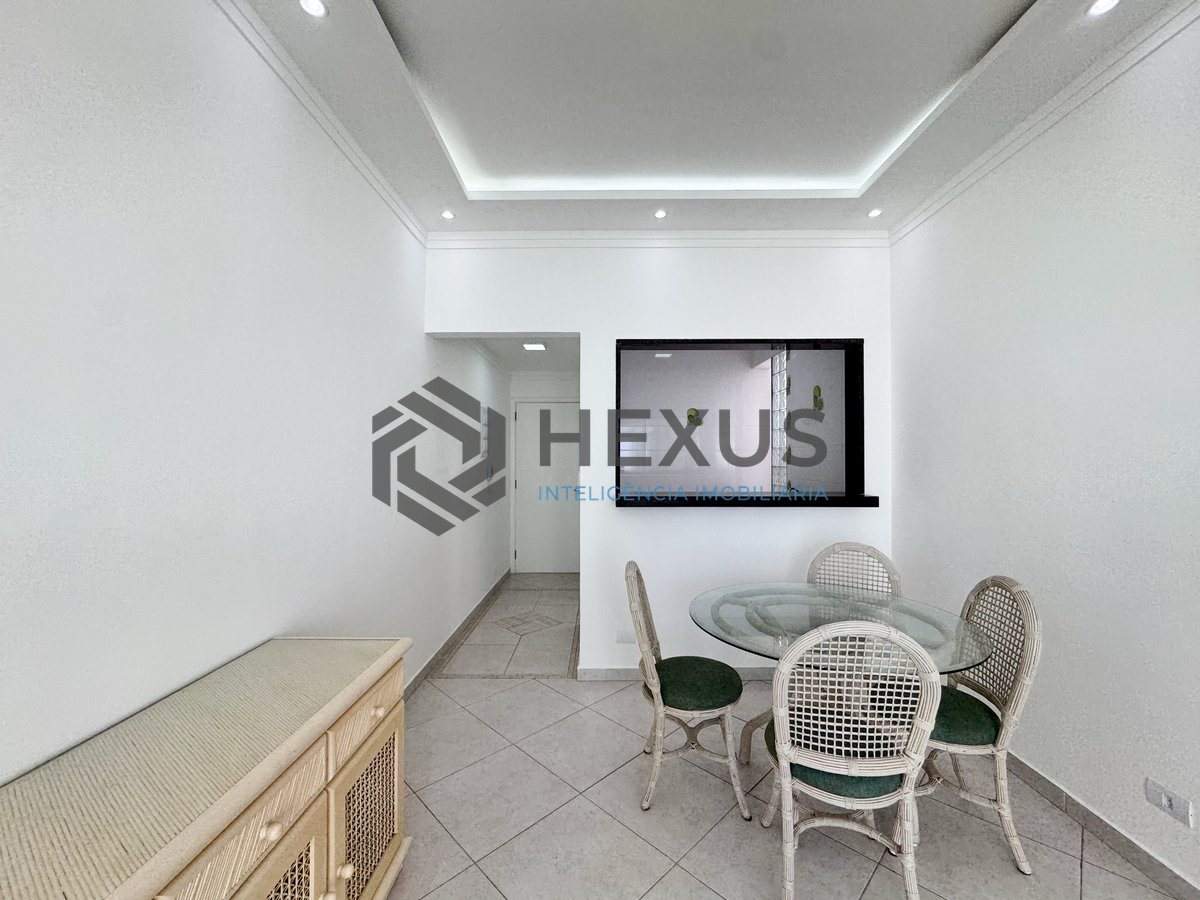 Foto 4 de Apartamento com varanda vista mar a 1 quadra da praia nas Pitangueiras, Guarujá